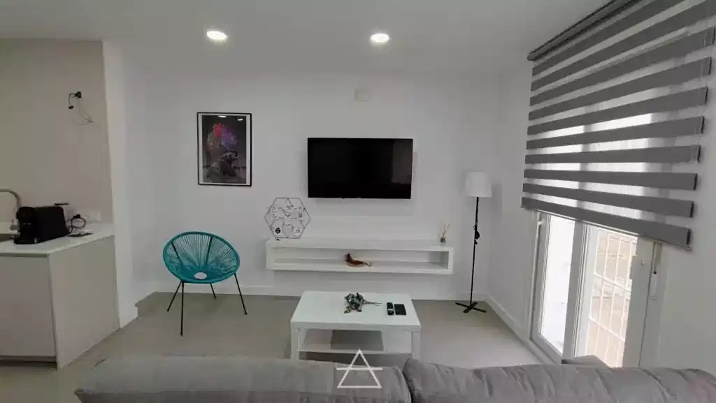 LOCAL A VIVIENDA VALDELAGRANA